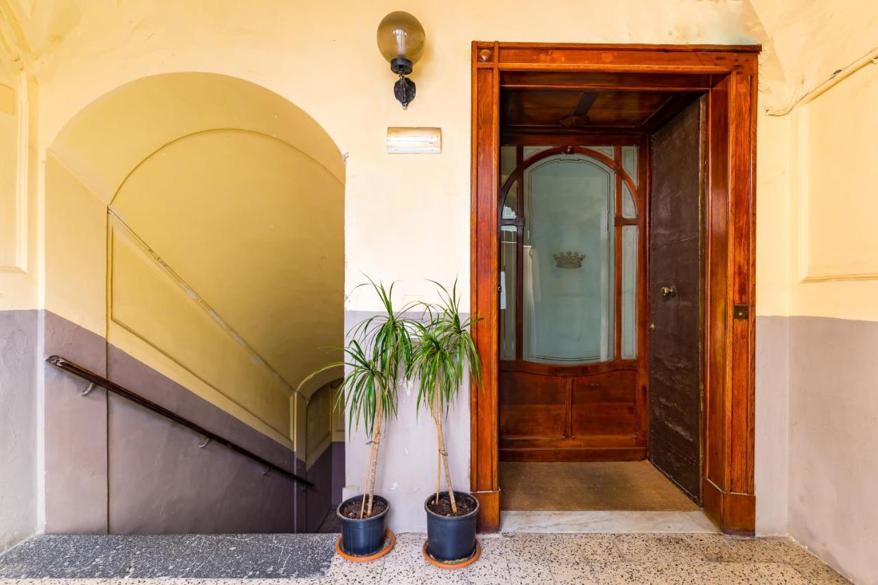 Apartment With Balcony In Palazzo Diaz By Wonderful Italy 那不勒斯 外观 照片